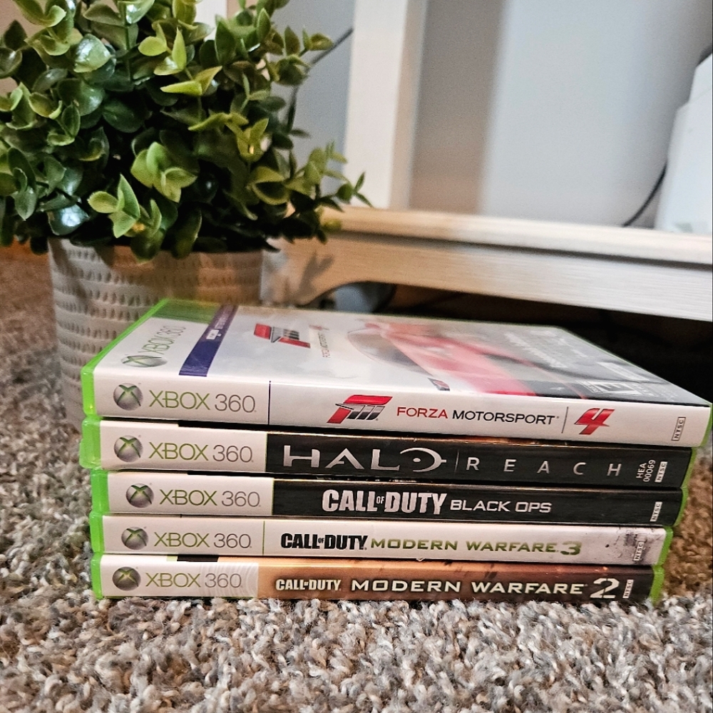 XBOX 360 Video Games Bundle LOT: FORZA Motorsport 4, Call Of Duty Black Ops, MW2